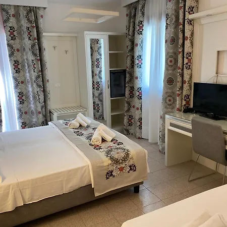 Adria Hotel 3*