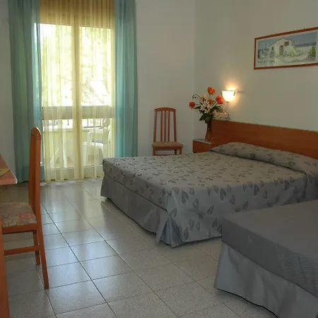 Adria 3*