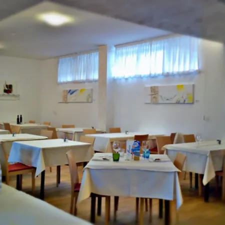 阿德里亚酒店 酒店