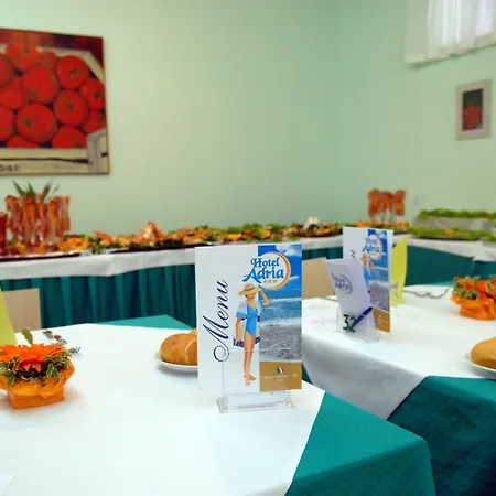 阿德里亚酒店 利尼亚诺萨比亚多罗